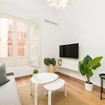 Homes Uncibay Square Apartamento