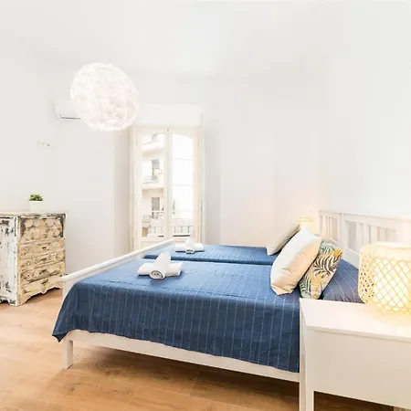 Homes Uncibay Square Malaga